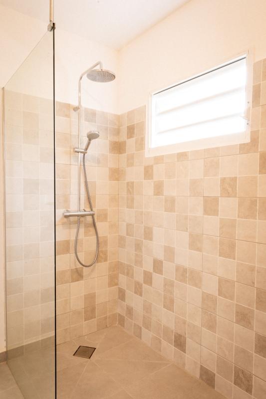 Location villa 7 chambres Anses Arlet Martinique - Salle d'eau ch 3